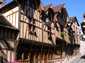  Bel alignement de maisons à pans de bois  (rue François Gentil)